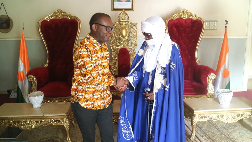 le Rep avec le chef de canton de Komadougou