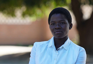 Au Malawi, Fanny a été mariée à 17 ans. « Mes parents étaient accablés par la pauvreté, mais je n’étais pas prête », a-t-elle dit. © UNFPA Malawi