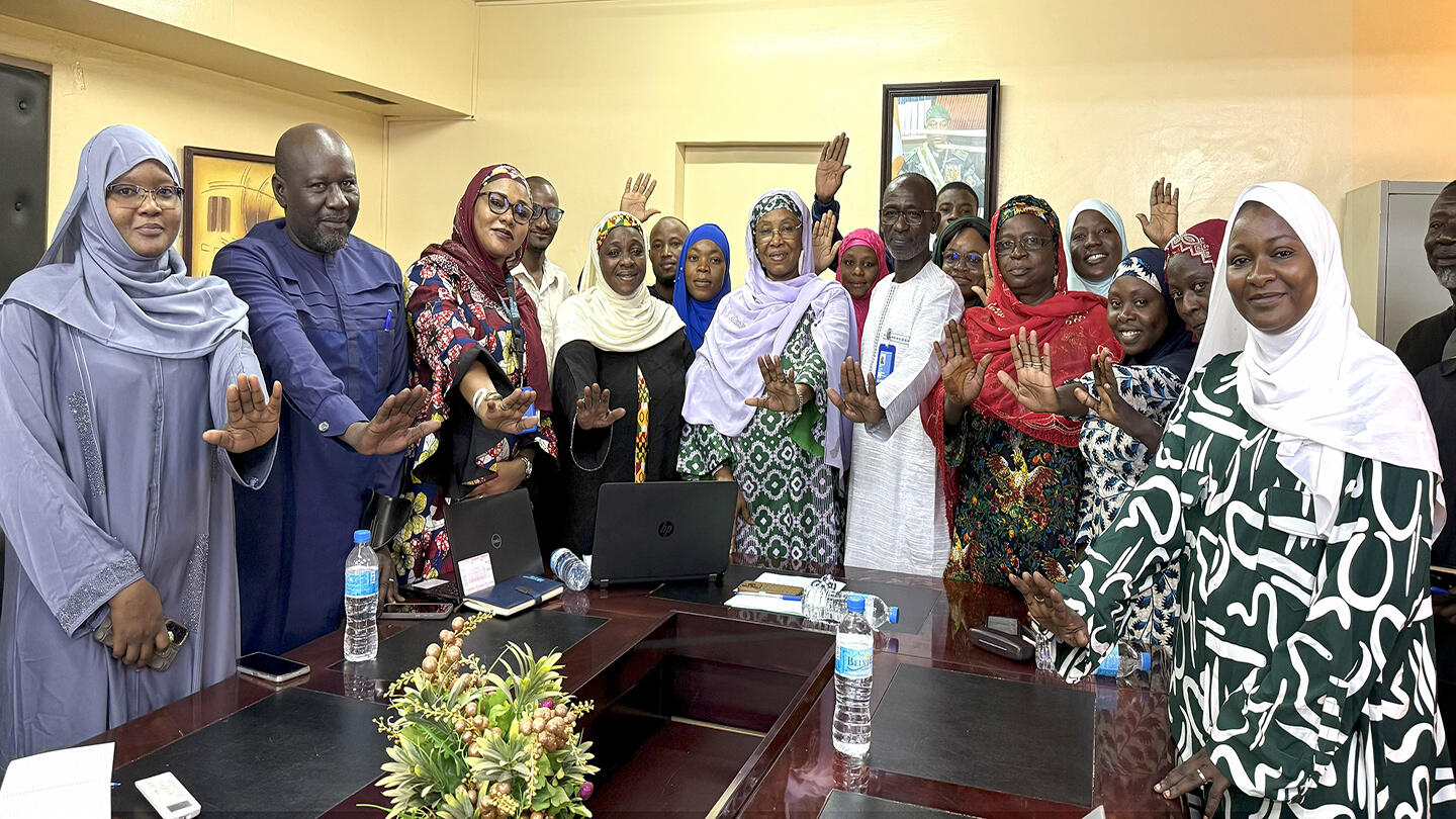 Directrice Générale de la Promotion de la Femme (au centre) et les membres du sous cluster VBG
